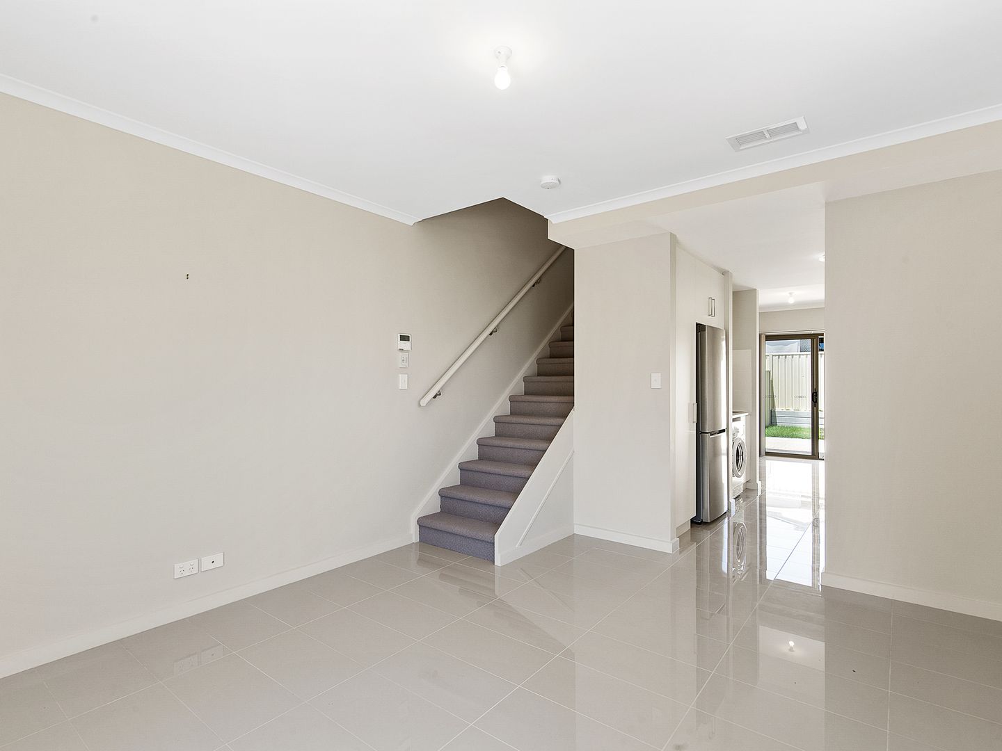 3/6 Sedunary Road, Morphett Vale SA 5162, Image 2