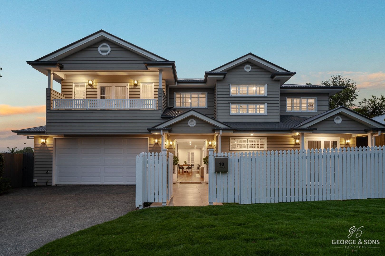 5 bedrooms House in 10 Tarrant Street MOUNT GRAVATT EAST QLD, 4122