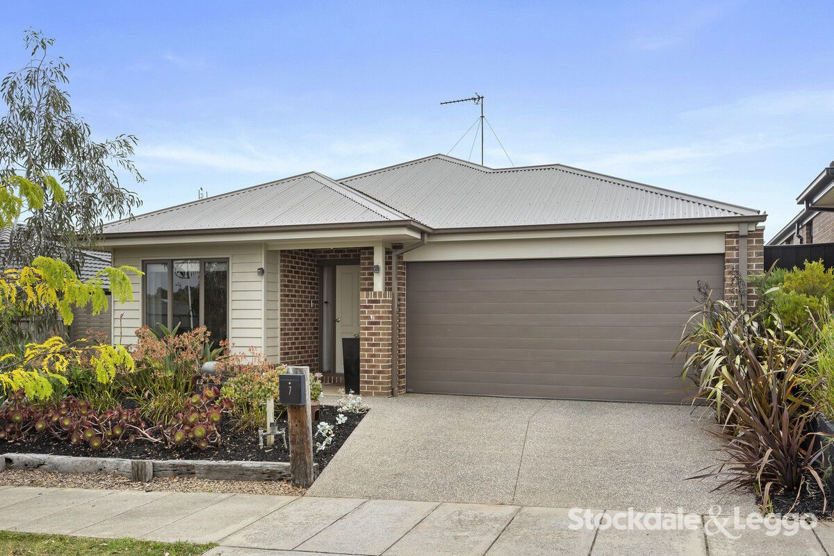 4 bedrooms House in 7 Newfields Drive DRYSDALE VIC, 3222
