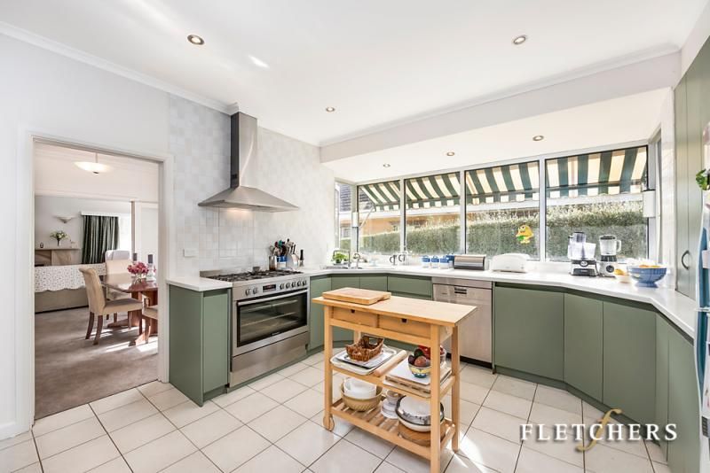 9 Sunburst Avenue, Balwyn North VIC 3104, Image 2