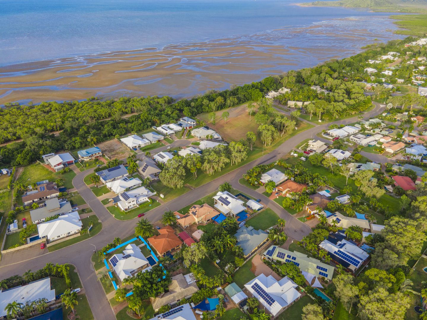 17 Livistonia Close, Bushland Beach QLD 4818, Image 2