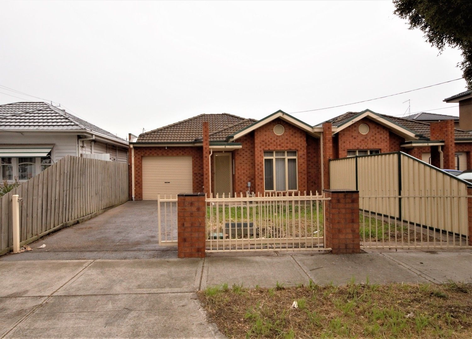 4 bedrooms Townhouse in 1/6 Omar St MAIDSTONE VIC, 3012