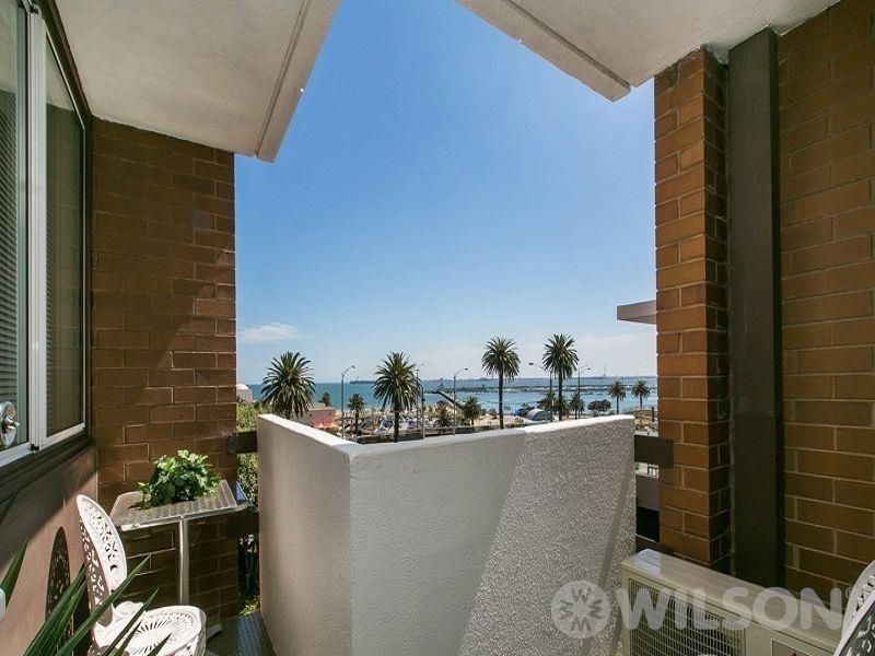 2 bedrooms Apartment / Unit / Flat in 21/13 The Esplanade ST KILDA VIC, 3182
