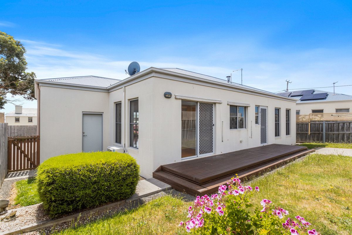 2/3 Victoria Street, Swansea TAS 7190, Image 2