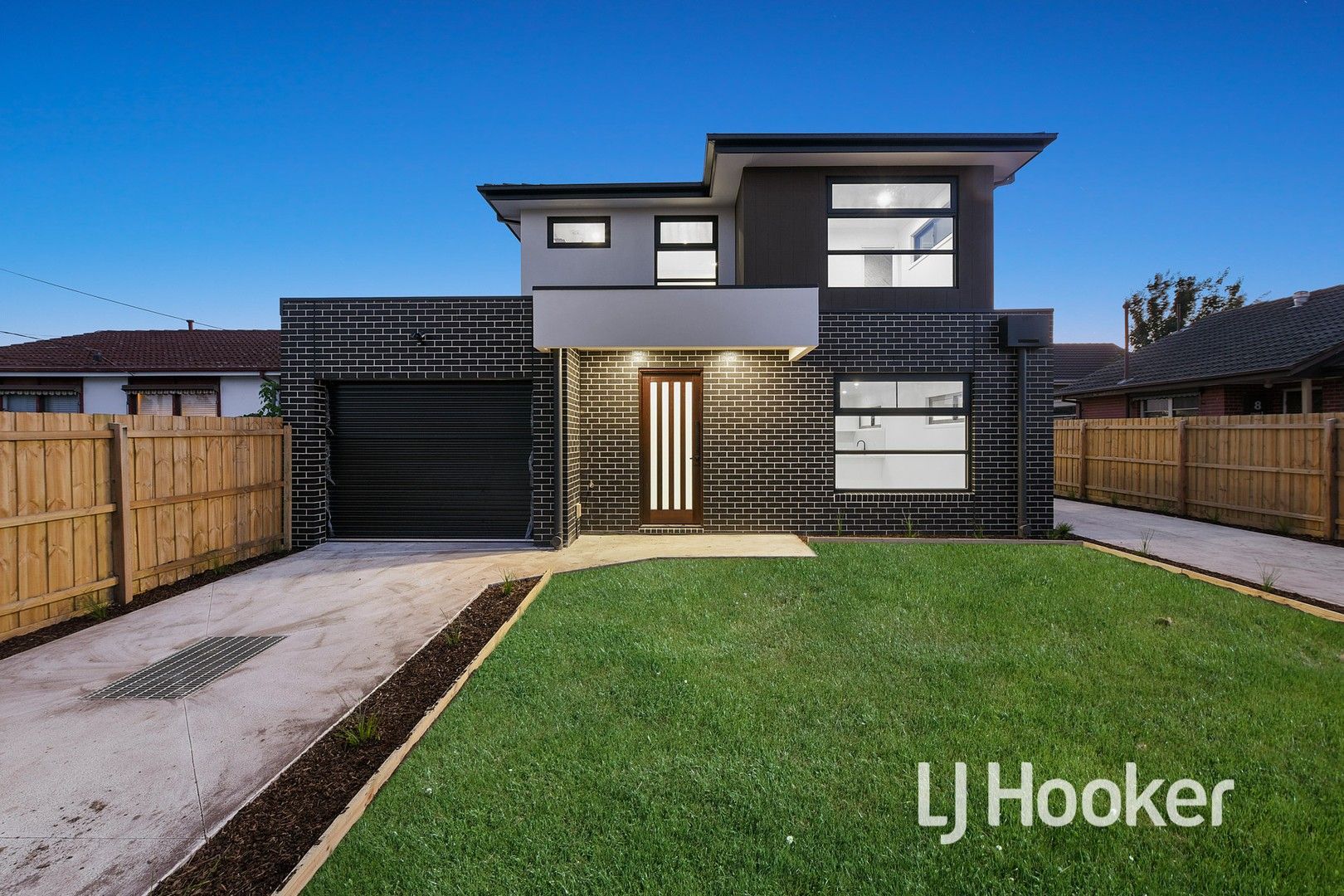 3 bedrooms Townhouse in 1/6 Crimson  Drive DOVETON VIC, 3177