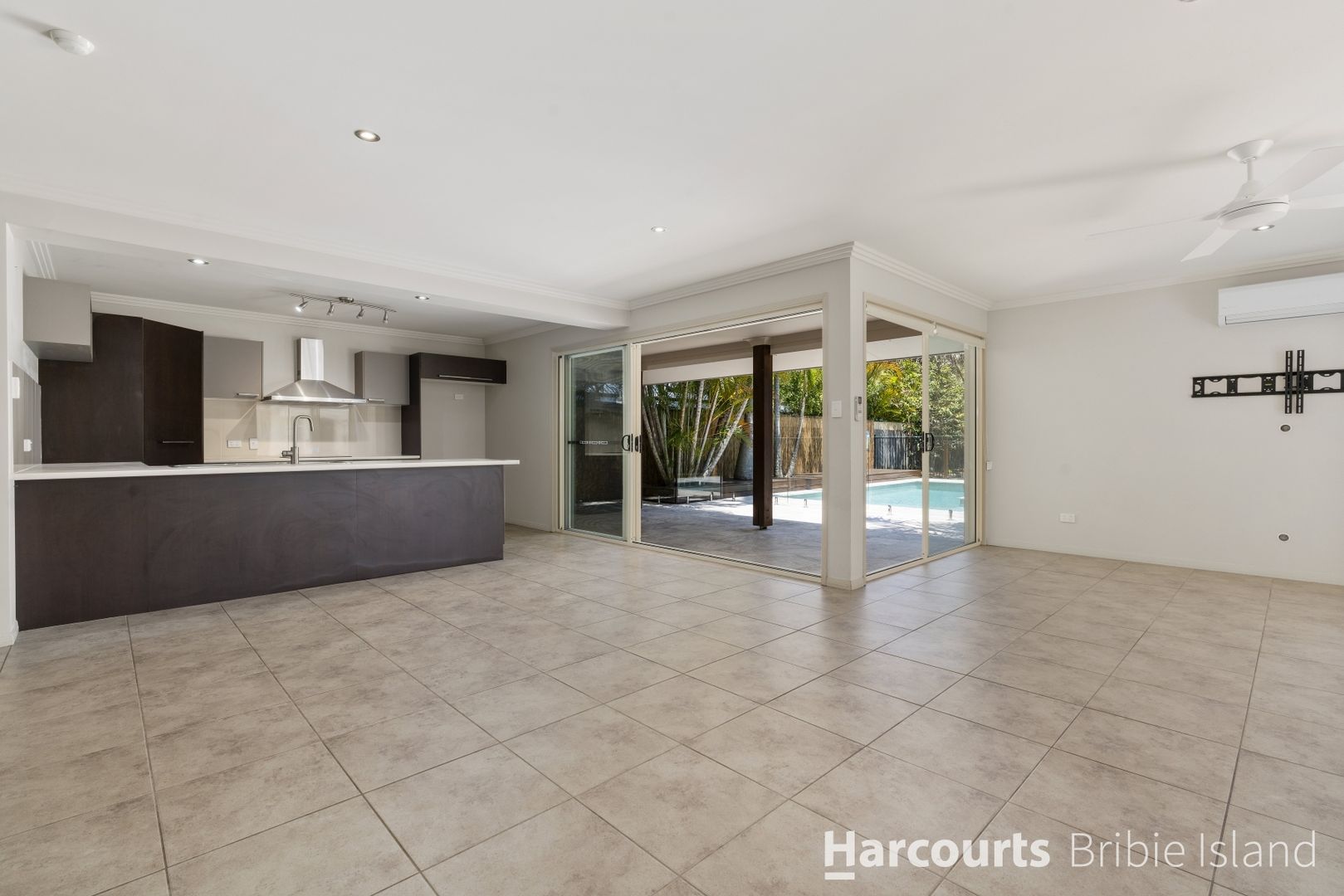 6 Sellens Court, Ningi QLD 4511, Image 1