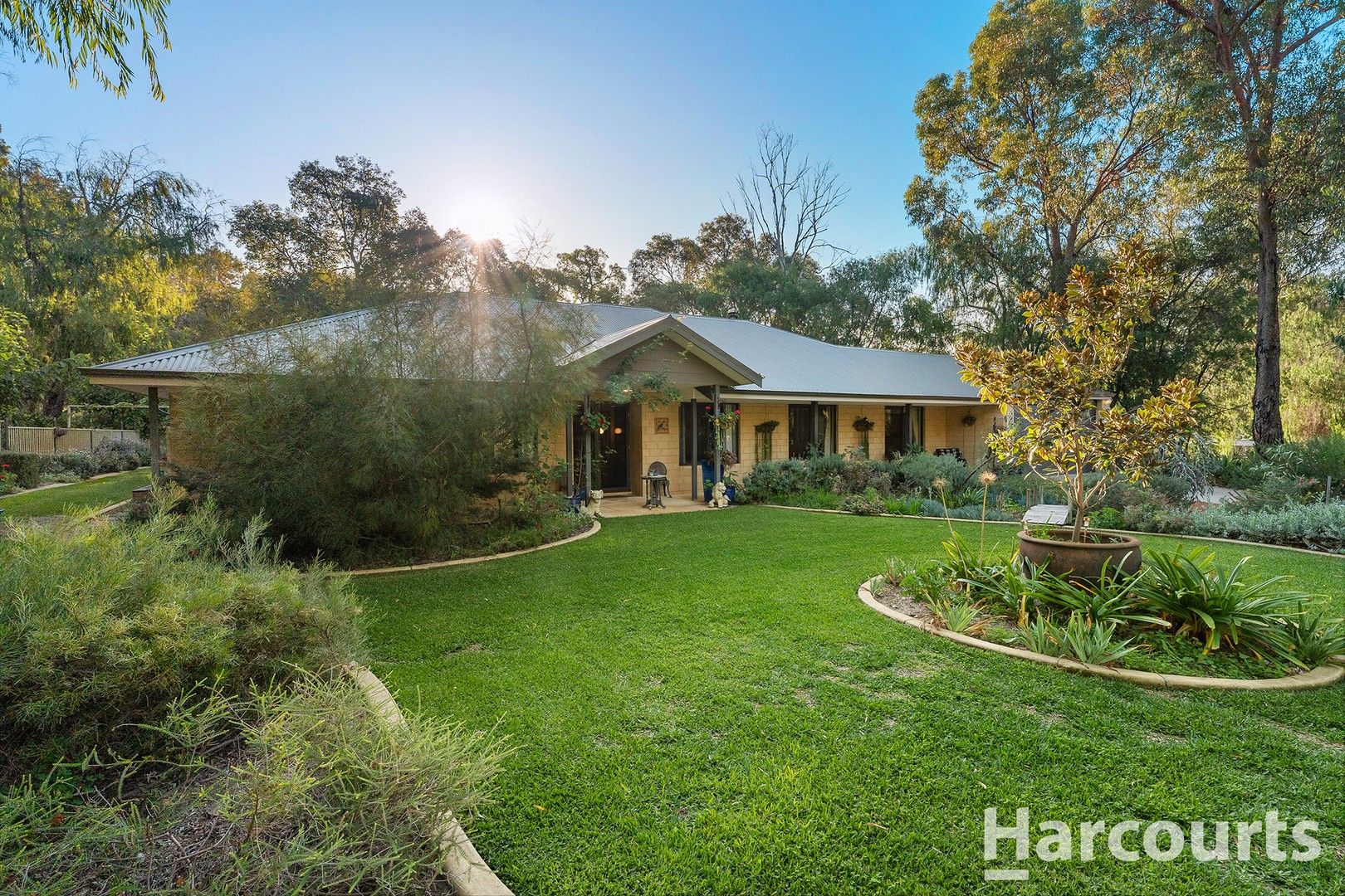 4 bedrooms House in 4 Crescent Drive BOUVARD WA, 6211