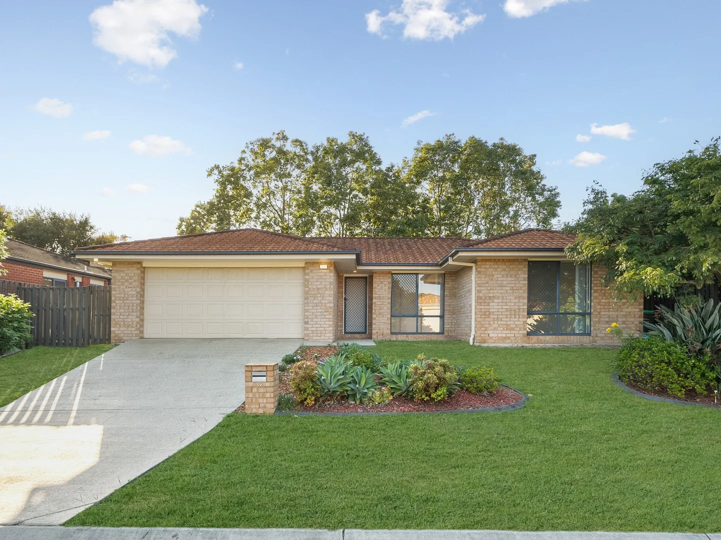 Primary image of 32 Diamond Avenue, Kallangur QLD 4503