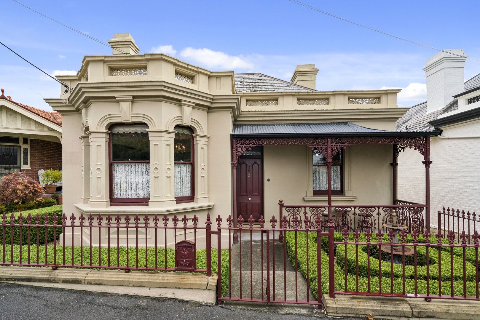 5 bedrooms House in 3 De Witt Street BATTERY POINT TAS, 7004