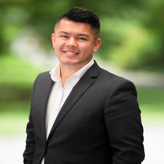 Mark Salter LJ Hooker Pinnacle Property Real Estate Agent in 402