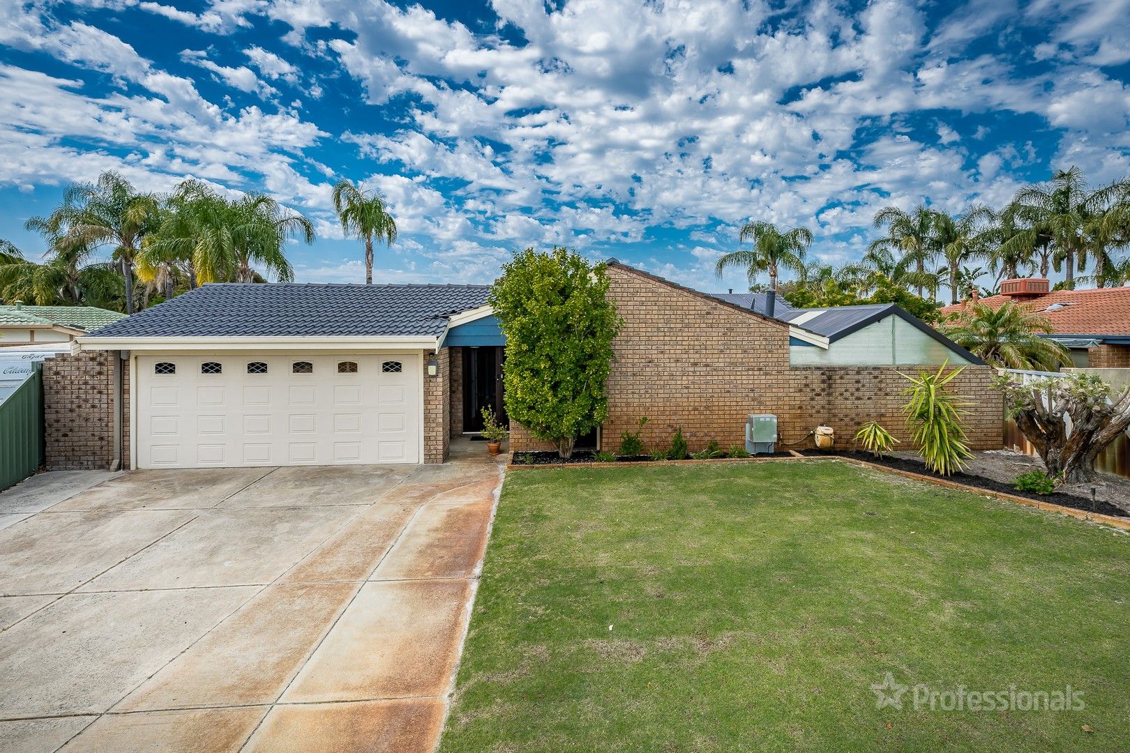 10 Shrike Gardens, Ballajura WA 6066, Image 0