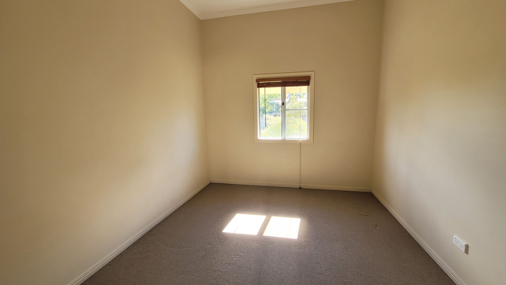 42 Young St, Moura QLD 4718, Image 2