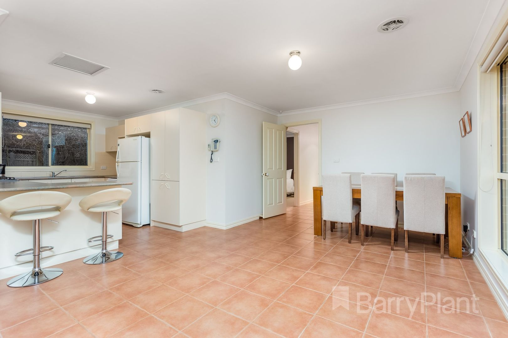 6 Kitson Court, Altona Meadows VIC 3028, Image 2