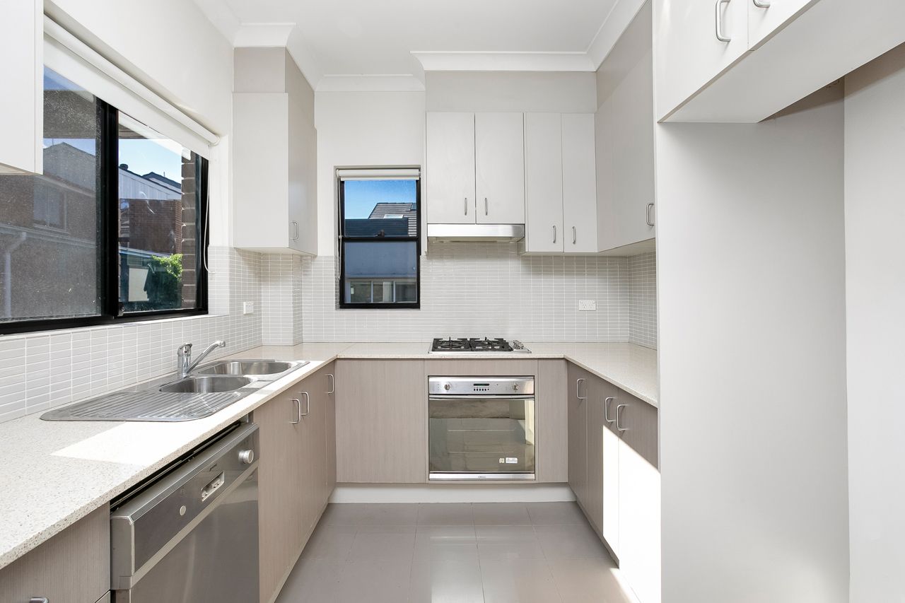 2 bedrooms Apartment / Unit / Flat in 11/5-7 Parkes Road ARTARMON NSW, 2064