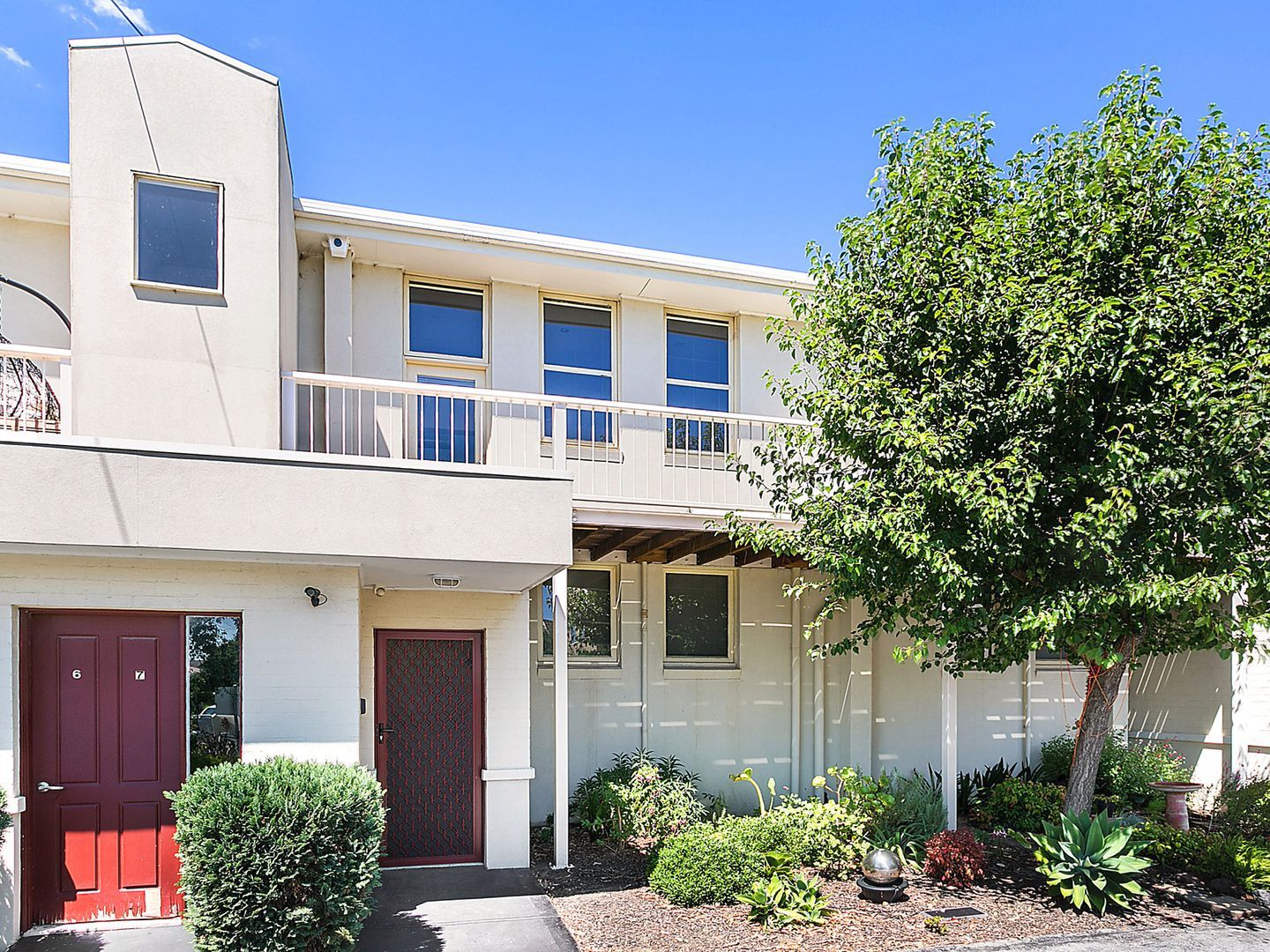 1 bedrooms Apartment / Unit / Flat in 7/6 Wilgilson Court OAKLEIGH VIC, 3166