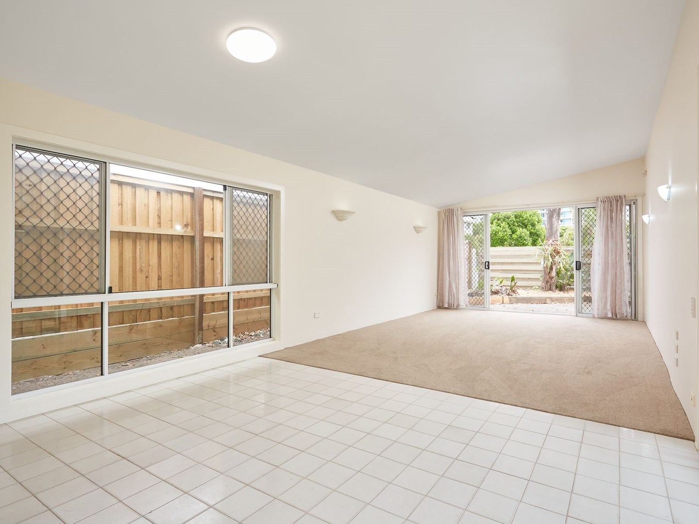 33A Pacific Street, Main Beach QLD 4217, Image 0