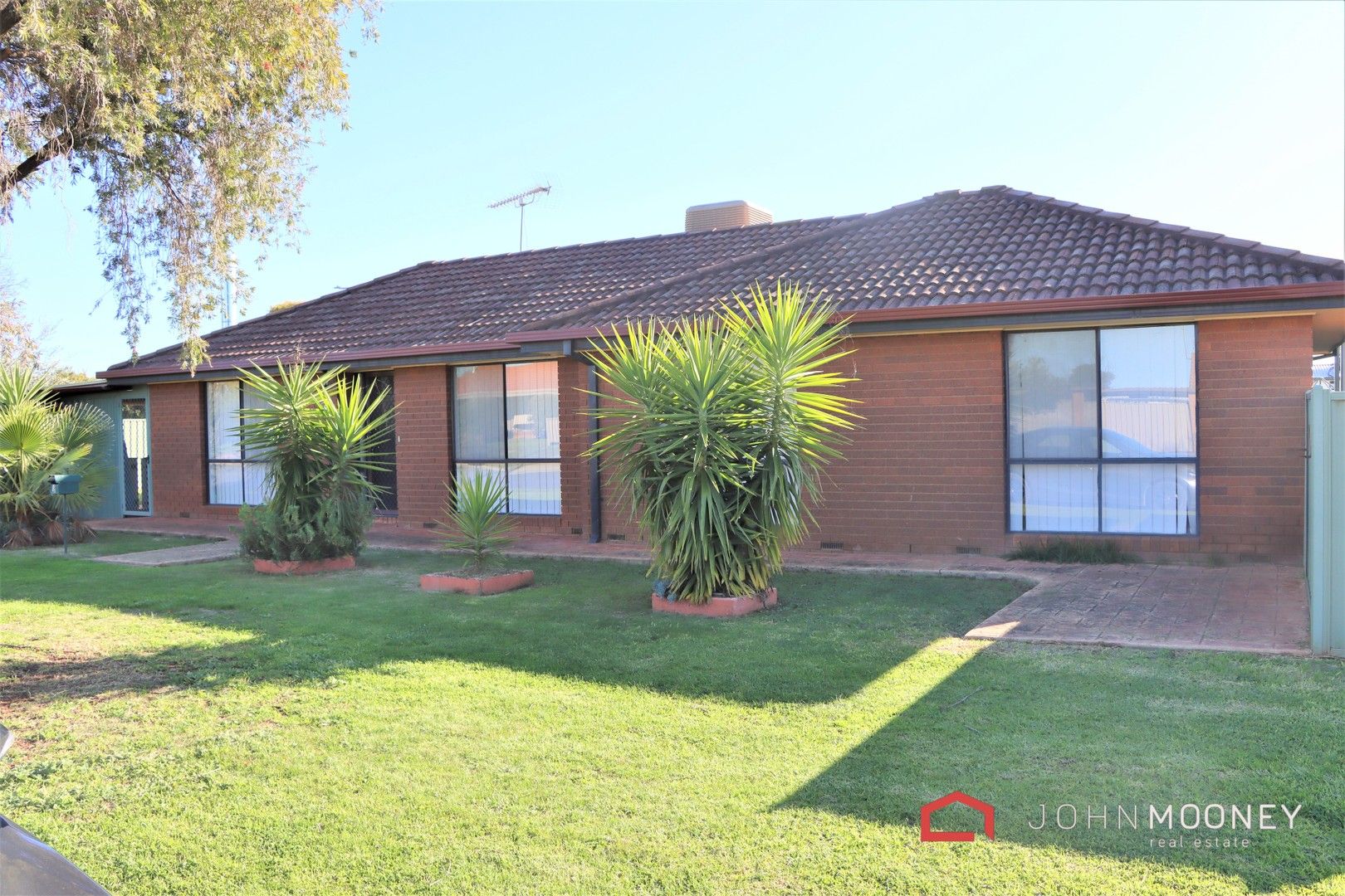 8 Dodwell Crescent, Forest Hill NSW 2651, Image 0