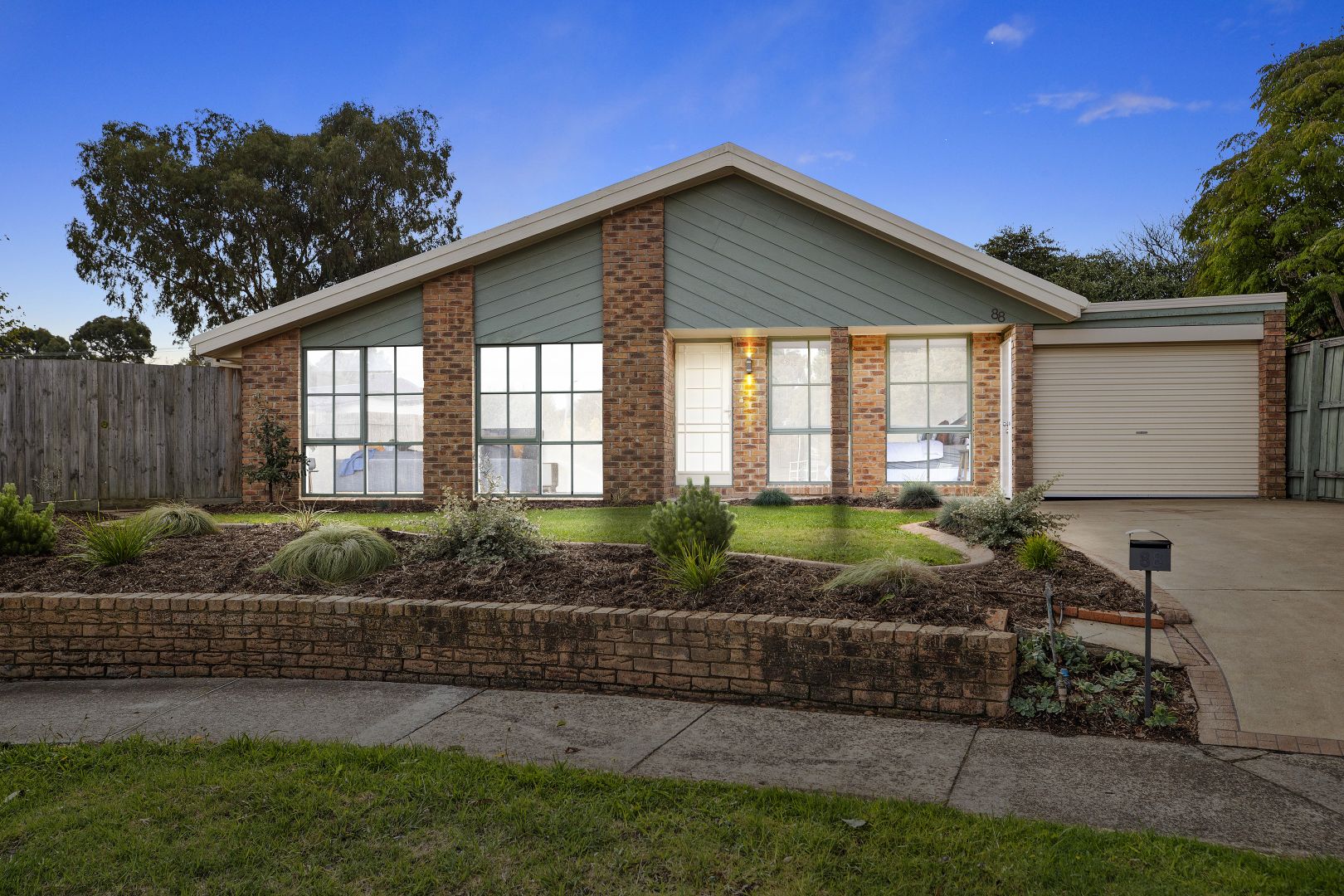 88 Willow Avenue, Rowville VIC 3178