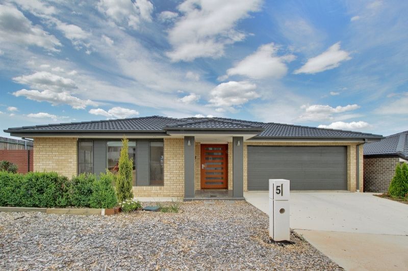 5 Ken Tribe Street, Coombs ACT 2611
