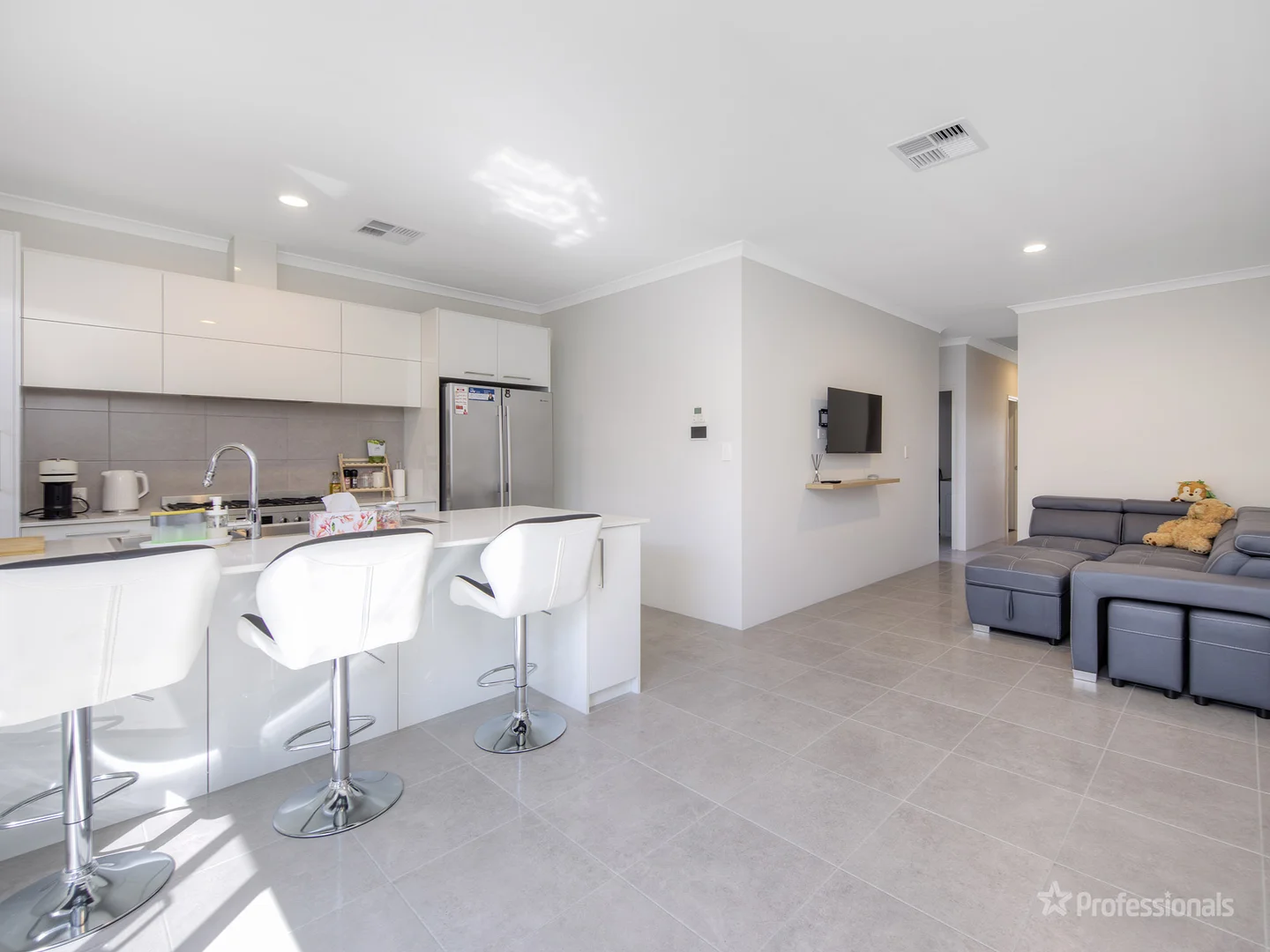 Additional image 5 of 110 Woollcott Avenue, Brabham WA 6055