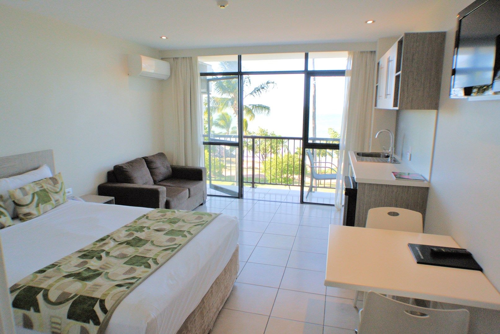 306/75-77 The Strand, North Ward QLD 4810, Image 0