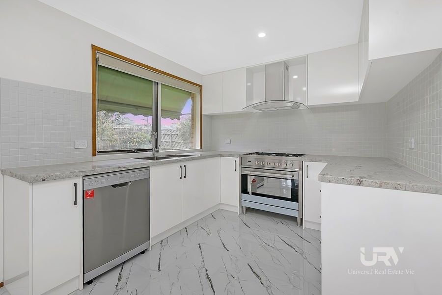 3 bedrooms House in 17 Carlisle St CRAIGIEBURN VIC, 3064