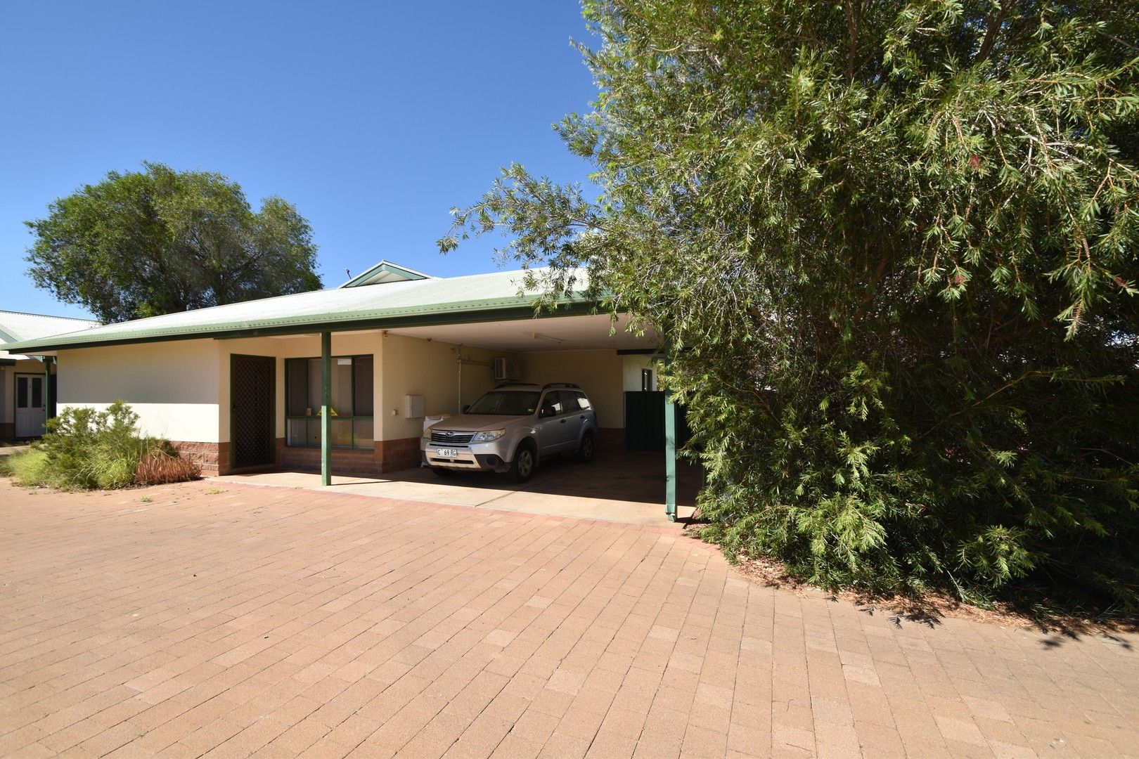 3 bedrooms Duplex in 2/34 Mercorella Circuit SADADEEN NT, 0870
