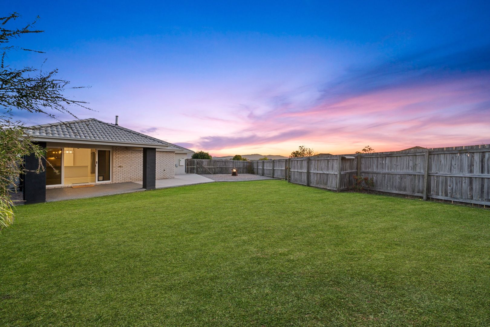 5 Joanne Court, Gleneagle QLD 4285, Image 2