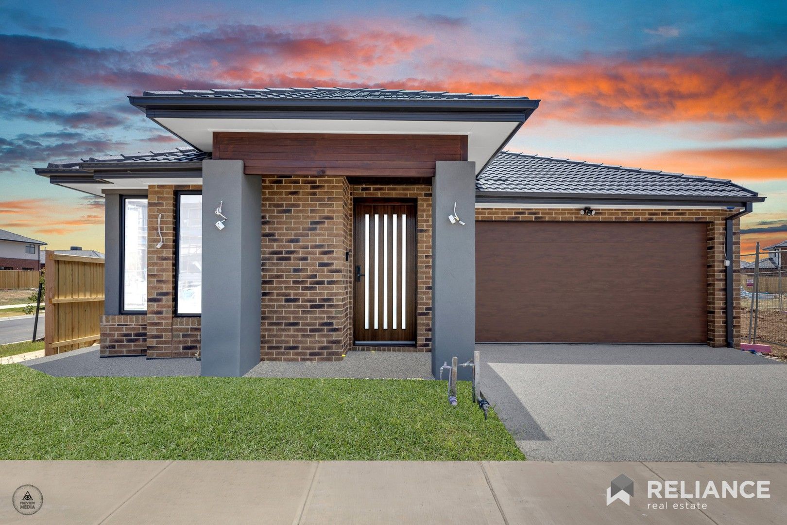 3 bedrooms House in 10 Alister Grove TARNEIT VIC, 3029