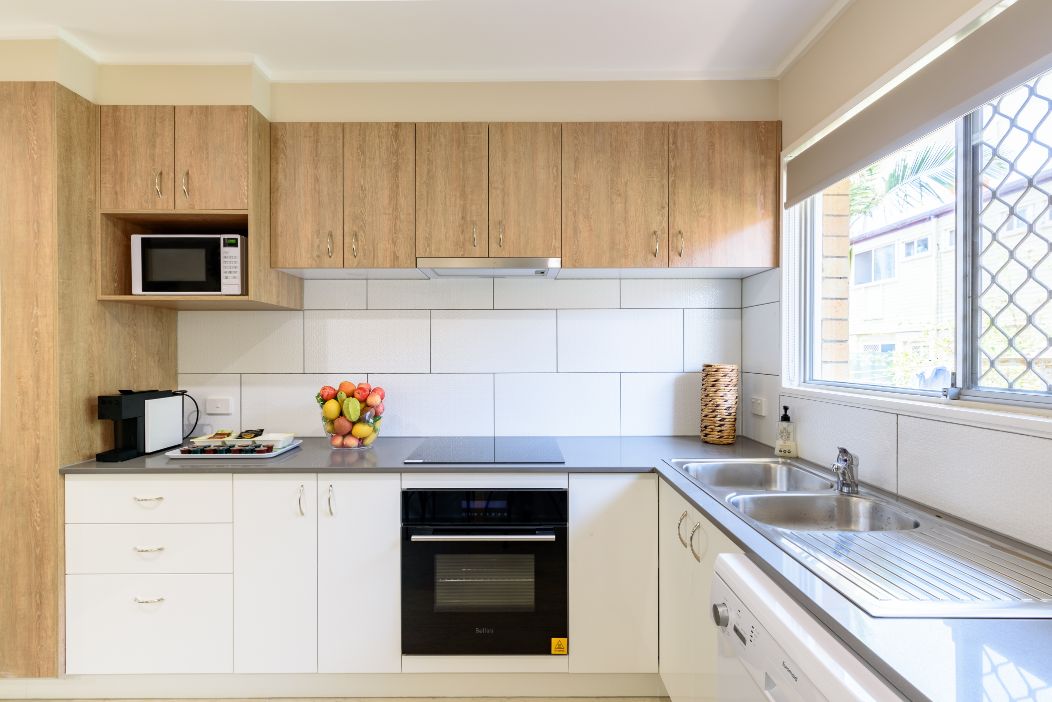 2 bedrooms Block of Units in 7/8 Leonard Avenue SURFERS PARADISE QLD, 4217