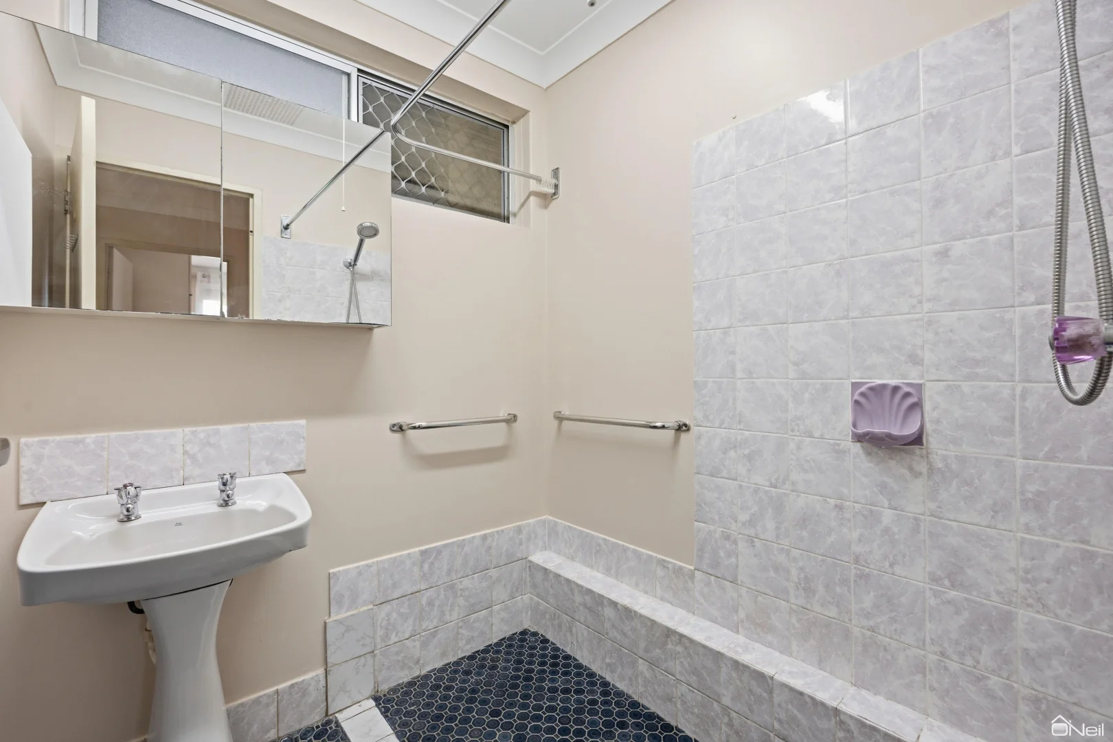 Additional image 12 of 32 Redtingle Road, Camillo WA 6111