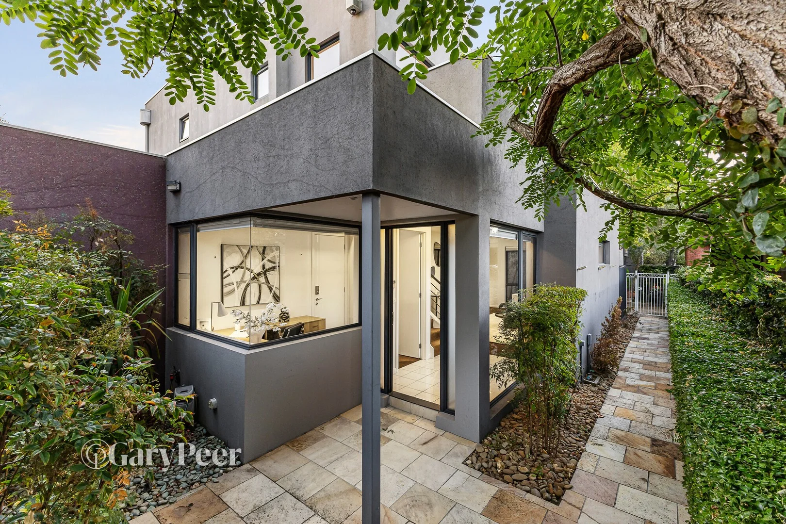 2/21 Allison Road, Elsternwick VIC 3185