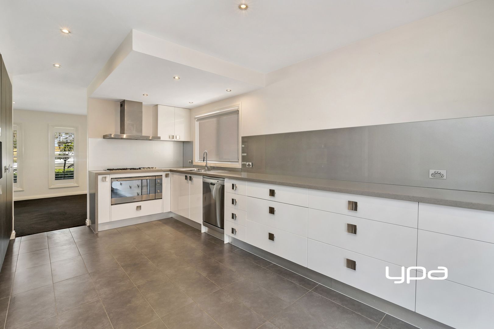 1/2527 Golf Links Drive, Sunbury VIC 3429 Domain