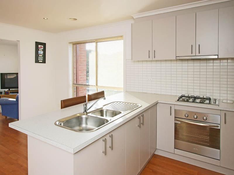 1/85 Kirkton Drive, Kurunjang VIC 3337, Image 2