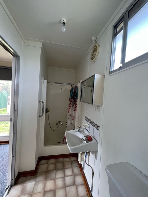 1 bedrooms Studio in 1a/3 Robinson Street JACANA VIC, 3047