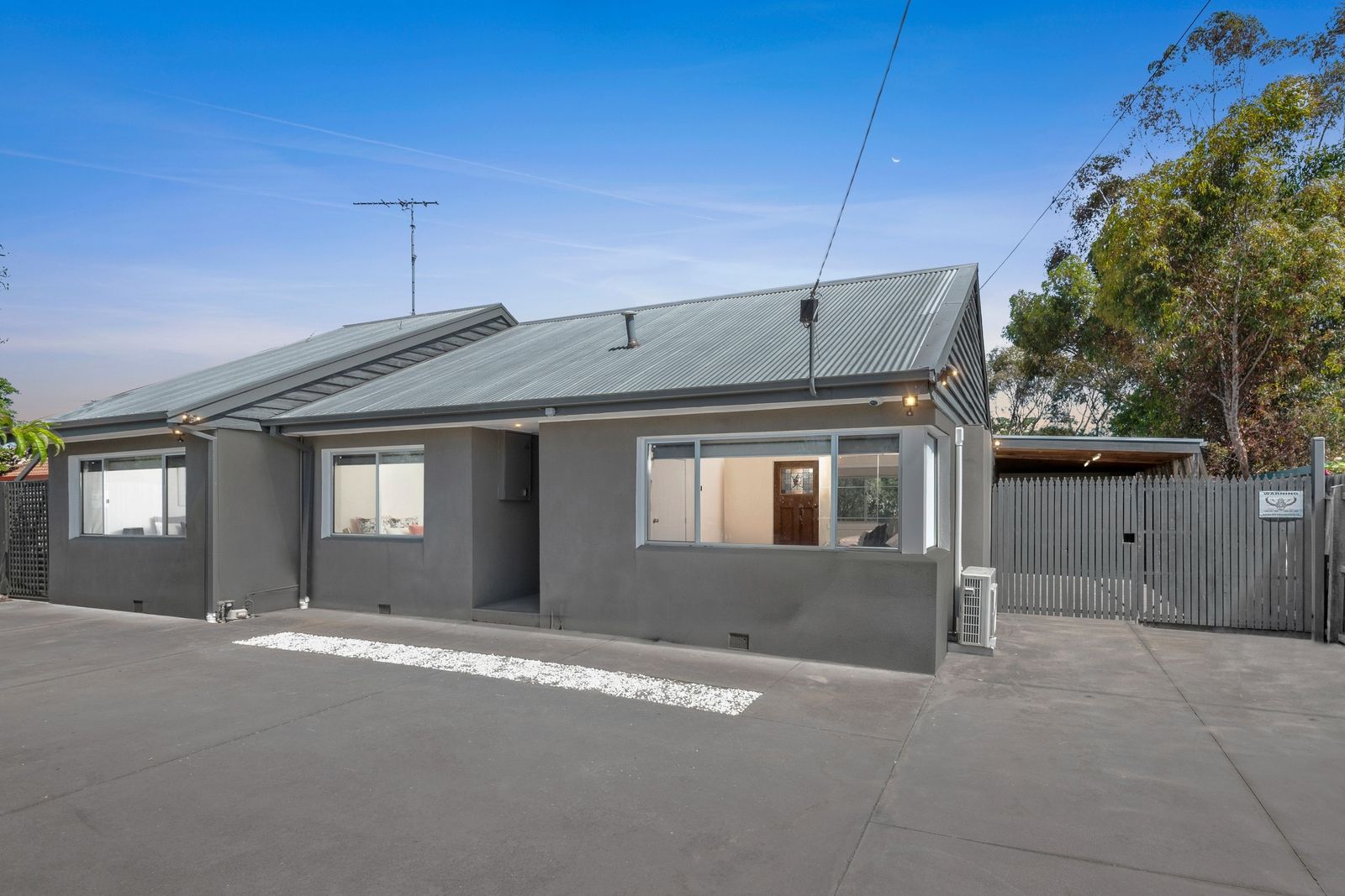 8 Lancaster Avenue, Newcomb VIC 3219, Image 0