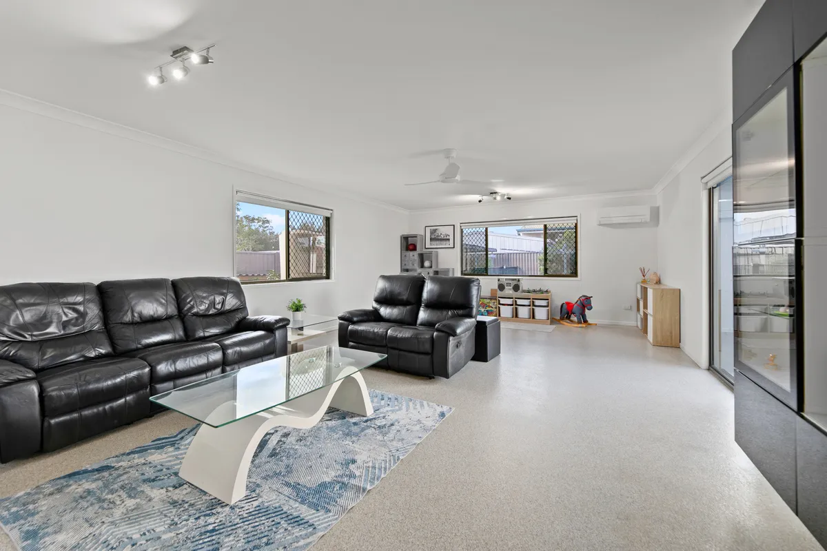LARGE FAMILY HOME ON 1/4 ACRE BLOCK, CLOSE TO MORAYFIELD CBD, PARKS & SHOPPING - View 6
