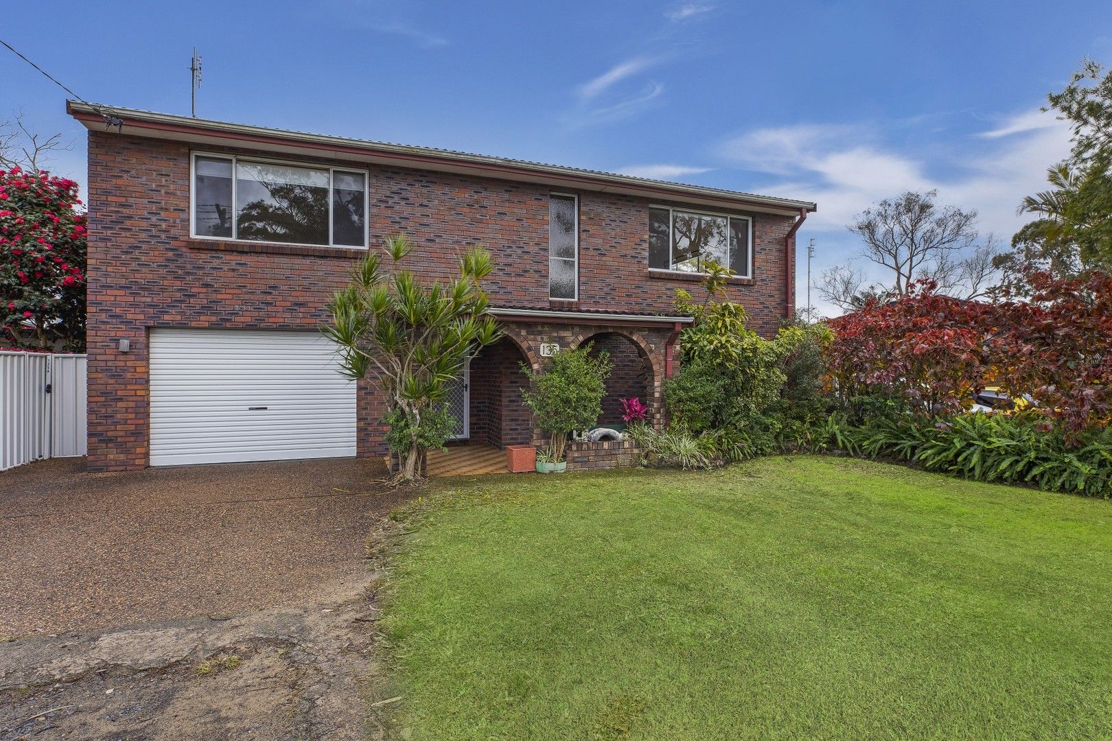 7 bedrooms House in 135 Trafalgar Avenue UMINA BEACH NSW, 2257