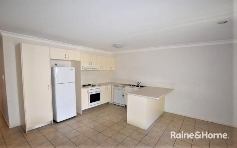 4/8 Shareece Court, Crestmead QLD 4132, Image 2