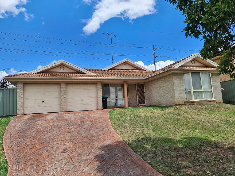 4 bedrooms House in 37 BOLDERO CRES GLENMORE PARK NSW, 2745