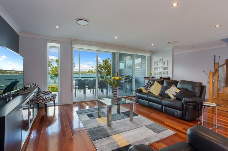 2/218 The Esplanade, Speers Point NSW 2284, Image 2