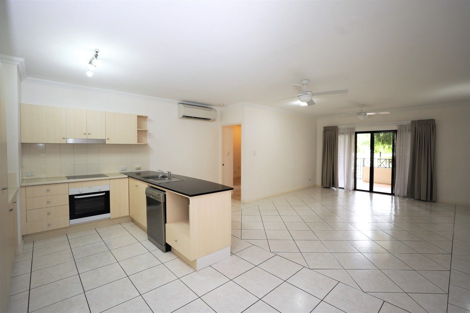 3/310-316 Lake Street, Cairns North QLD 4870, Image 2