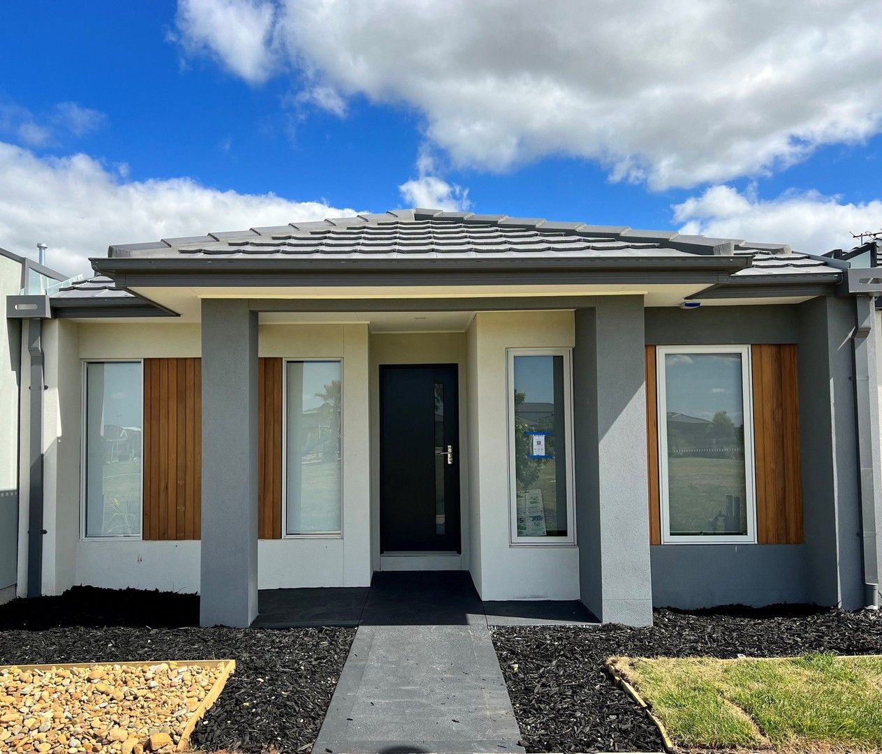 3 bedrooms House in 9 Dalston Path WYNDHAM VALE VIC, 3024