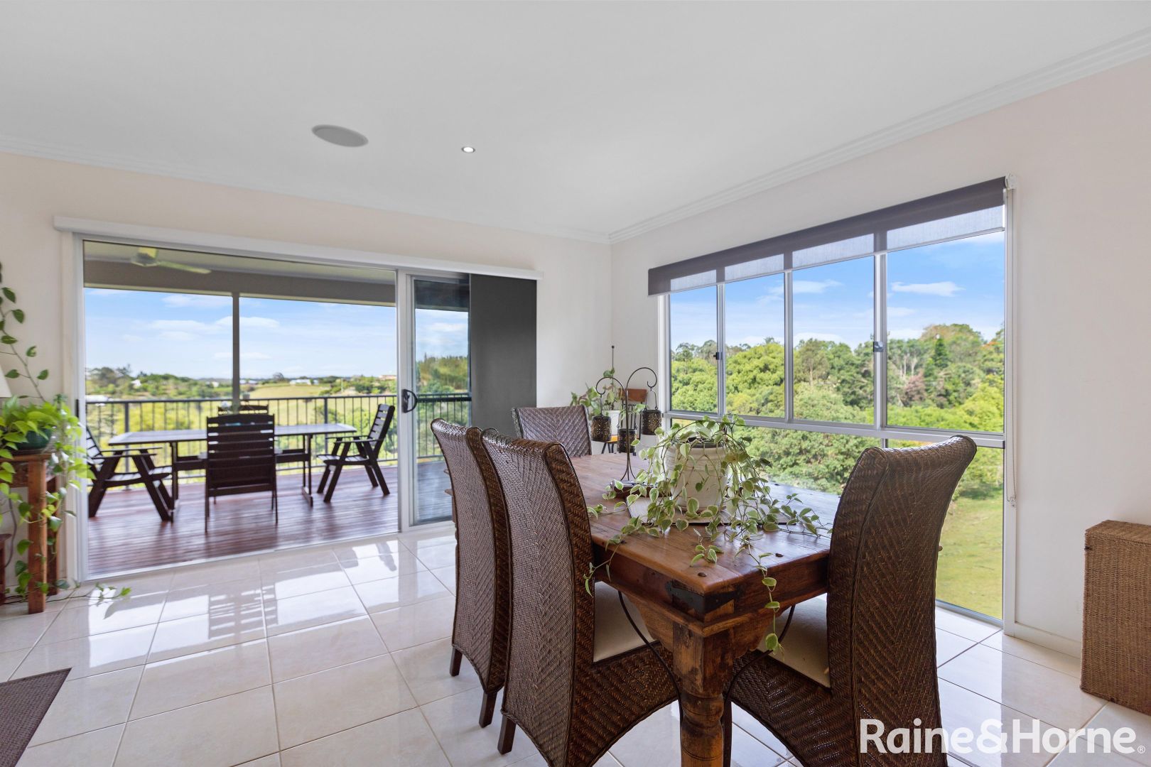 4a Pine Tree Drive West, Lake Macdonald QLD 4563, Image 2