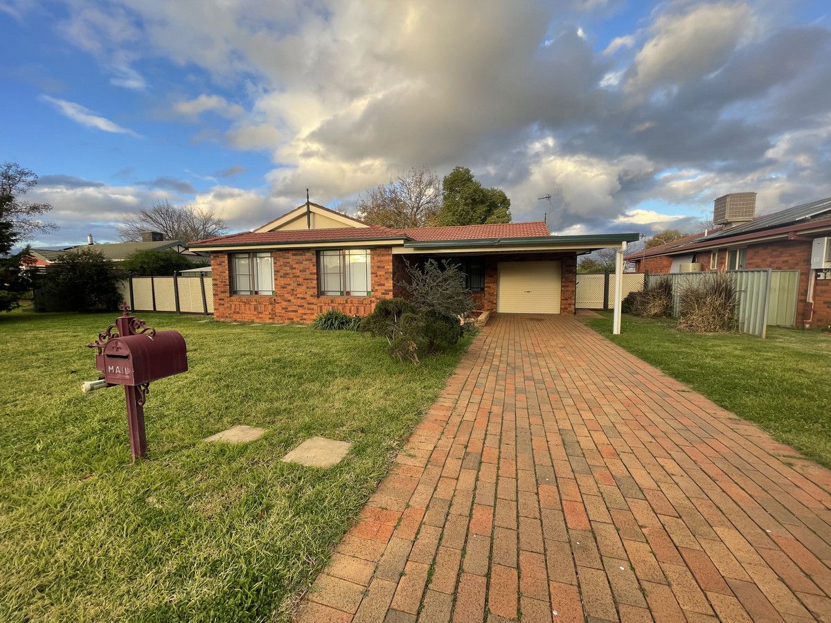 3 bedrooms House in 9 Eumung Street DUBBO NSW, 2830