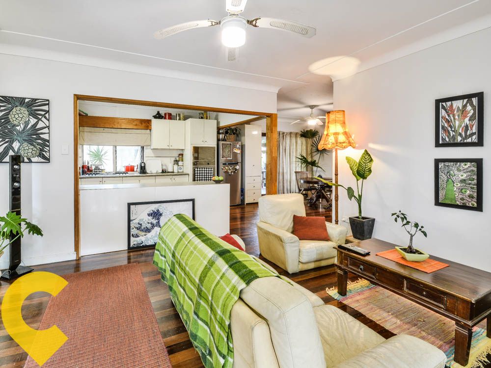 4 Mahia Terrace, Kings Beach QLD 4551, Image 2