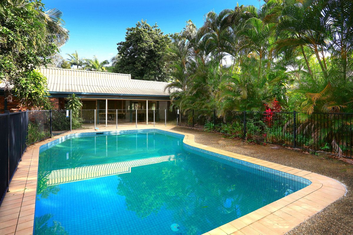 6 bedrooms House in 6 Oak Street NERANG QLD, 4211