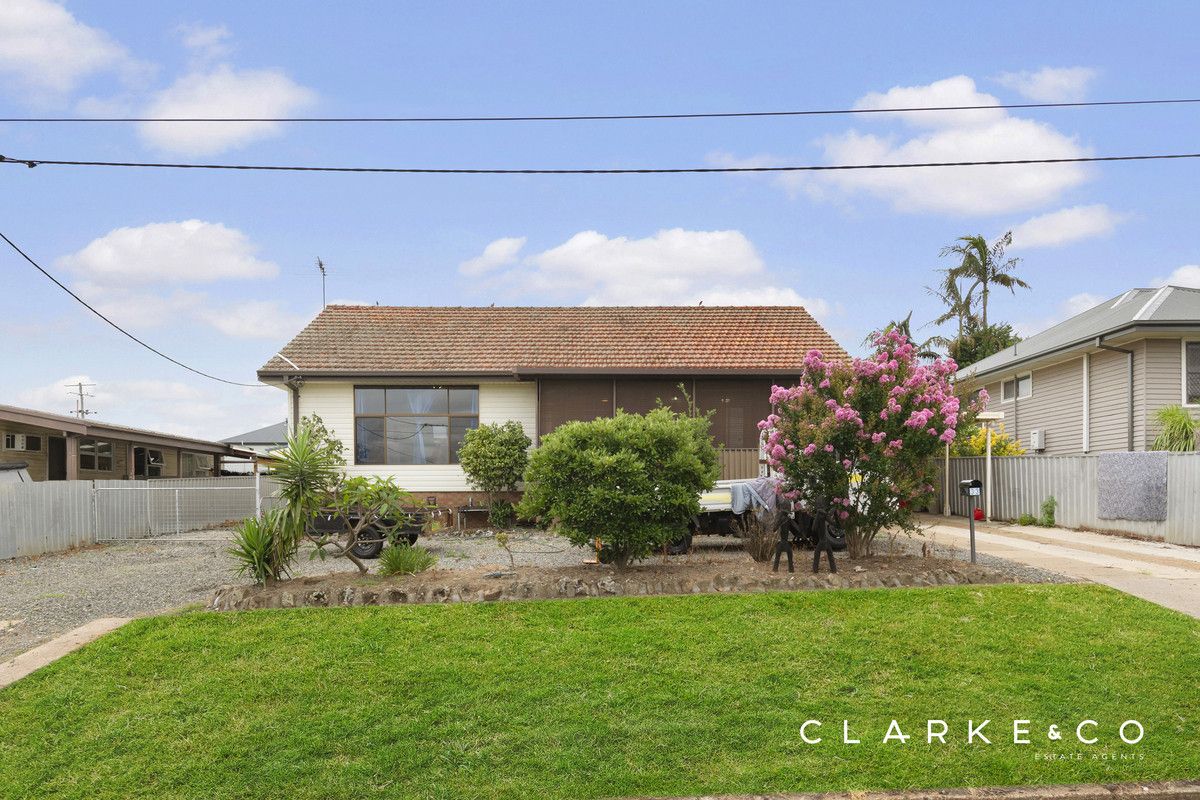 4 bedrooms House in 33 Greta Street TELARAH NSW, 2320