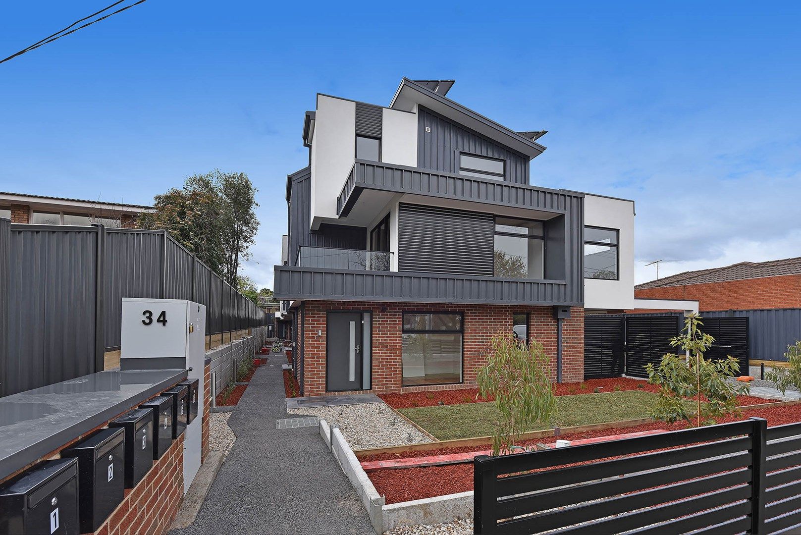 2 bedrooms Townhouse in 1/34 Bulla  Road STRATHMORE VIC, 3041
