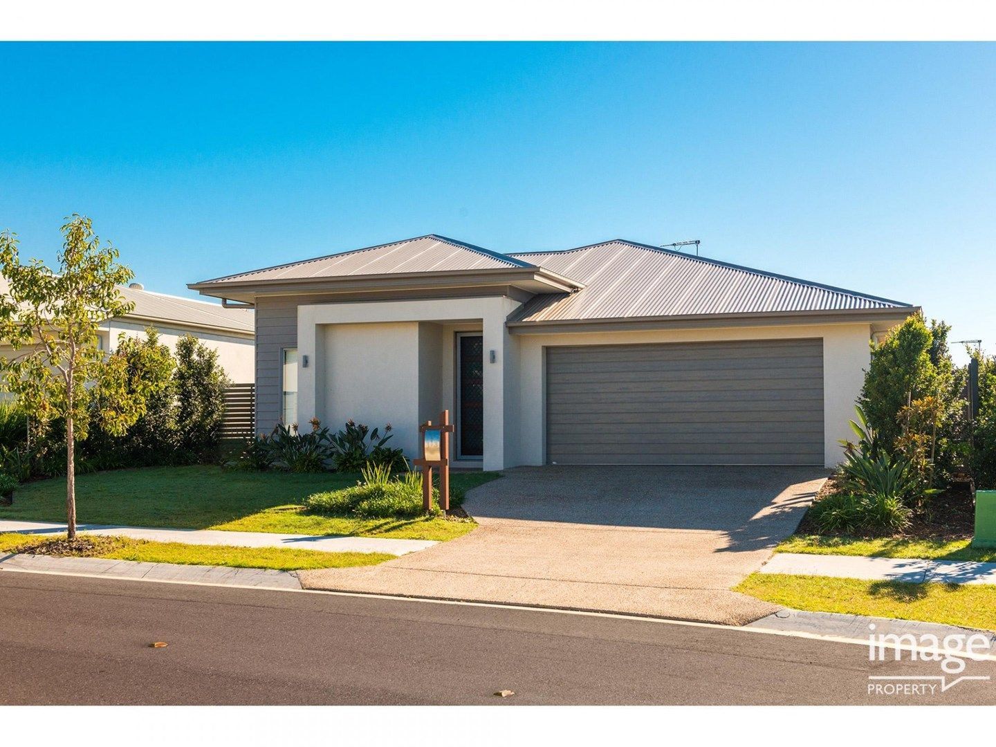 13 Ellabay Crescent, Redland Bay QLD 4165